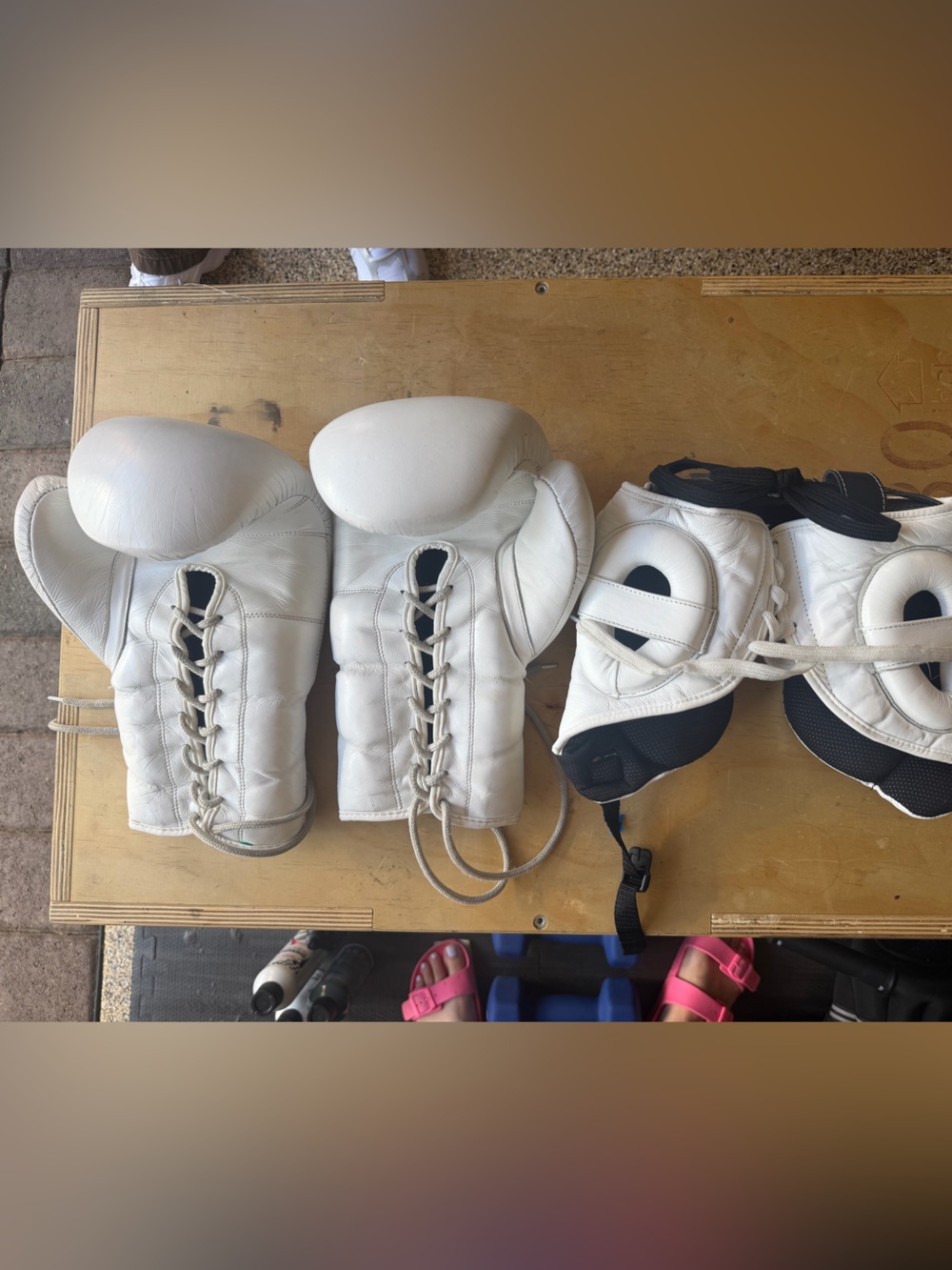 Winning Boxing Gloves + Headgear Set White Lace-Up Made in Japan